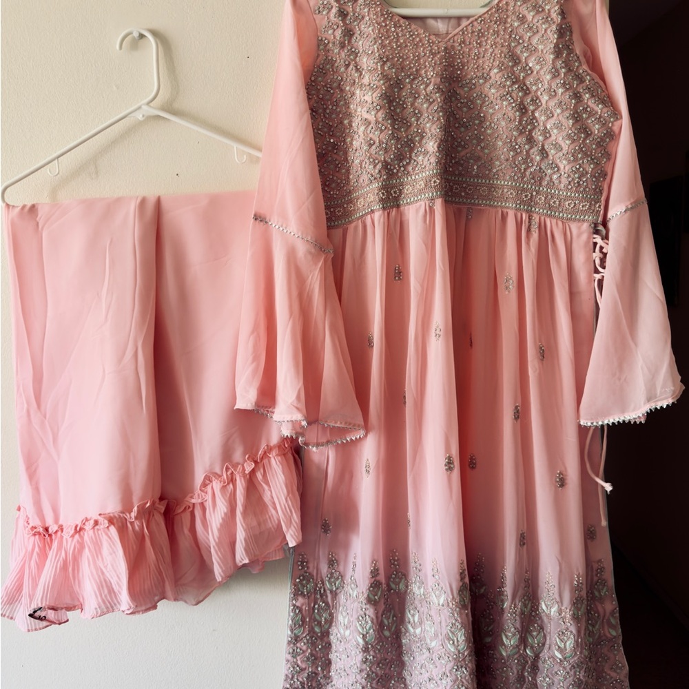 3 pc nwot Charming Pink Embroidered Suit with Matching Shawl